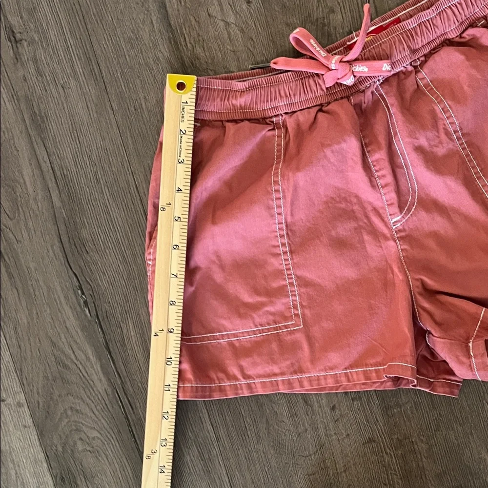 Dickies Women's Contrast Stitch Pull On Shorts.